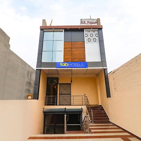 Fabhotel Rk Palace Ayodhya Buitenkant foto