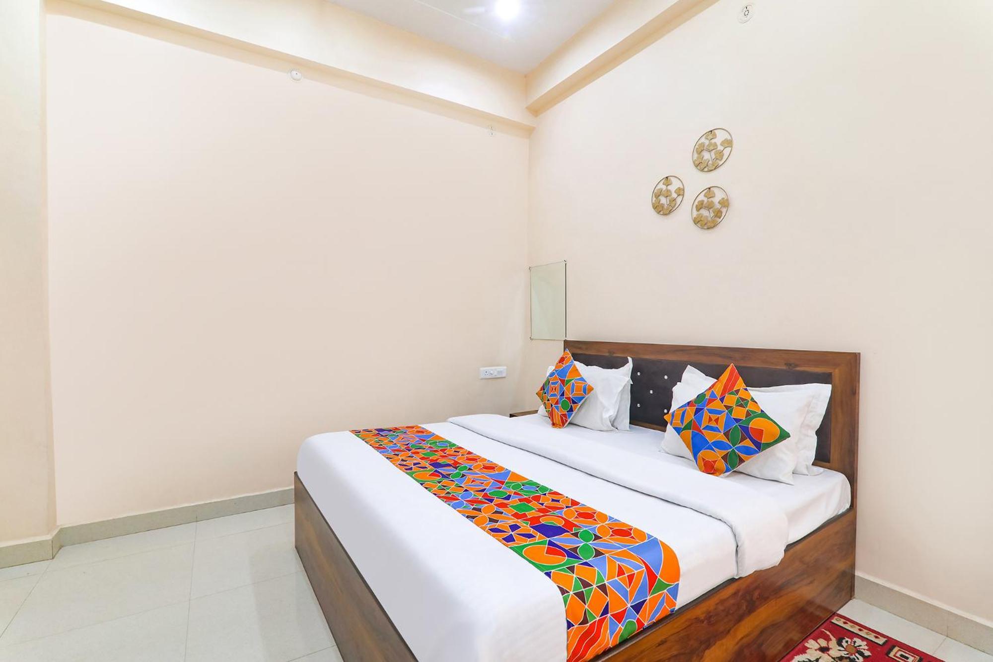 Fabhotel Rk Palace Ayodhya Buitenkant foto