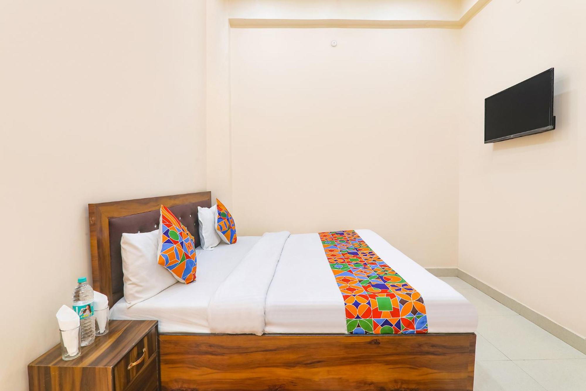 Fabhotel Rk Palace Ayodhya Buitenkant foto